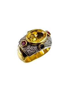 Anillo de oro para mujer con topacio de Fasano Joyeros, la joyería más antigua de Rosario. Fabricamos alianzas. Vendemos y compramos oro.