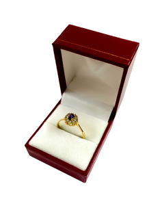 Anillo de compromiso para mujer en oro 18 quilates de Fasano Joyeros. Somos la joyería más antigua de Rosario. Fabicamos alianzas. Vendemos y compramos oro.