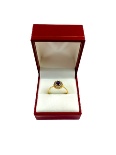 Anillo de compromiso para mujer en oro 18 quilates de Fasano Joyeros. Somos la joyería más antigua de Rosario. Fabicamos alianzas. Vendemos y compramos oro.