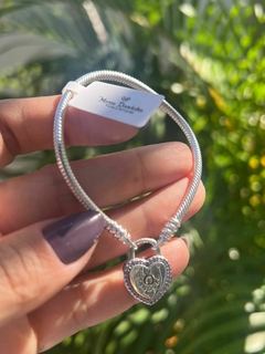 Pulseira fecho cadeado coração com pedra inspiração Pandora