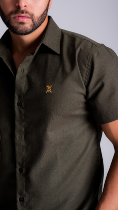 CAMISA MANGA CURTA | LINHO - VERDE MILITAR - comprar online