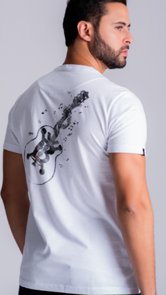 CAMISETA ESTAMPADA | LOGO - COAST VIOLÃO na internet