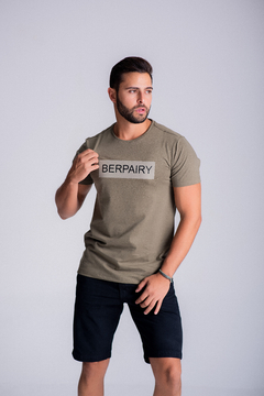 CAMISETA ESTAMPADA | IN RELEVO EMBORRACHADO - VERDE MUSGO - comprar online