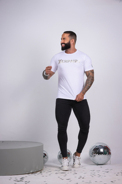 CAMISETA LONGLINE I BERPAIRY GOLDEN na internet