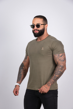 CAMISETA ESSENTIAL | COMFORT - VERDE MUSGO - comprar online