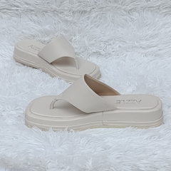 Flatform Off White na internet