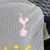 Camisa Tottenham Treino 23/24 - Jogador Nike Masculina - Cinza com detalhes em rosa e amarelo - loja online