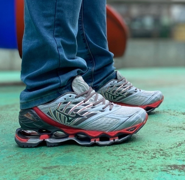Mizuno Pro 8 cinza com vermelho Calton Store