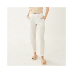 Pantalón blanco tipo linio con elástico y cordón de ajuste en cintura. Posee bosillos delanteros.