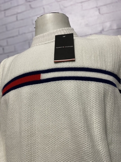 Suéter Tommy Hilfiger Detalhe na manga na internet