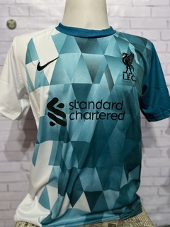 Camisa Liverpool na internet