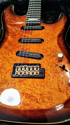 Guitarra Godin Artisan ST-1 Ano 1993 com Case na internet