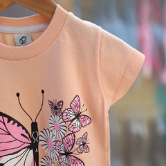 REMERA NENA MARIPOSA SALMÓN - comprar online