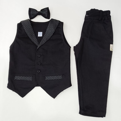 Conjunto de pantalón, chaleco y corbatín color negro