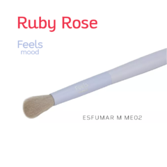 PINCEL-ESFUMAR-ME02-FEELS-MOOD-RUBY-ROSE-FOTO3