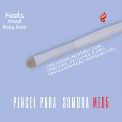 PINCEL-PARA-SOMBRA-ME05-FEELS-MOOD-RUBY-ROSE-FOTO2