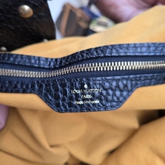 Louis Vuitton Mahina XL na internet