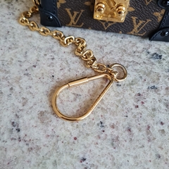 Louis Vuitton Essential Trunk Bag na internet