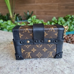 Louis Vuitton Essential Trunk Bag na internet