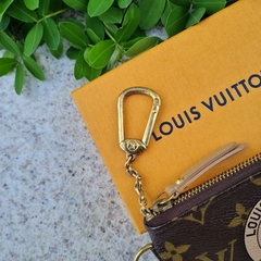 Louis Vuitton Key Pouch na internet