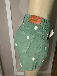 Short Mom Margaridas Bordado Alcance Jeans Original