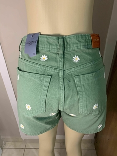 Short Mom Margaridas Bordado Alcance Jeans Original - buy online