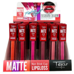 Labial líquido matte non stick cup lipgloss TEJAR