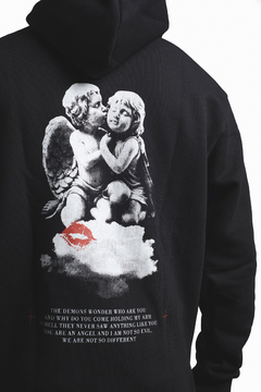 HOODIE “HEAVEN” en internet