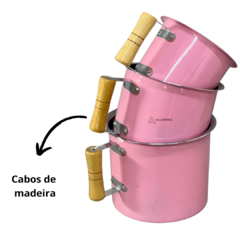 Jogo Kit Conjunto de Leiteira Fervedor Canecao Copo Beira 3 peças em Aluminio Cabo de Madeira Rosa Liso Bebê - comprar online