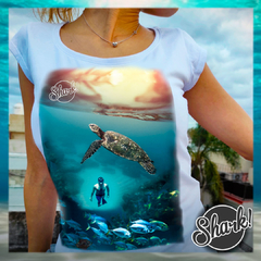 Diving with turtles Premium T-shirt