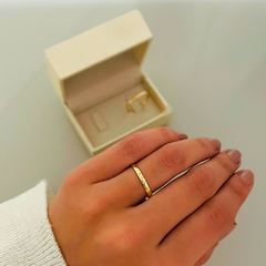 Aliança de casamento Berlim 18k 2mm com Zircônias - ICasei Alianças