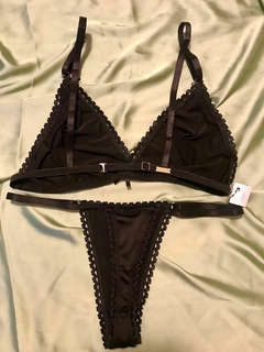 Conjunto Bralette y Tanga Negro en internet