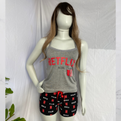 Pijama Feminino Curto Alcinha Estampa Netflix Cinza e Preto - comprar online