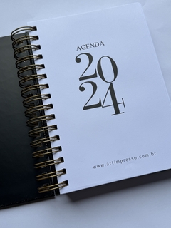 Agenda 2024 Preta Capa com hot stamping bolas dourado ou prata Artimpresso