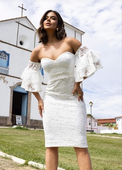 Vestido curto com manga flare em babado e ombro caído - comprar online