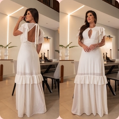 Vestido longo off white noiva civil com decote em gota e babado nas mangas.