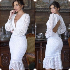 Vestido midi tubinho com manga longa e costas nua na internet