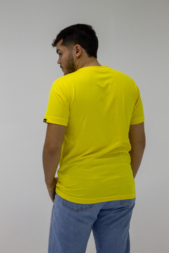 Camiseta Masculina Old Farmer - OFR - Amarelo na internet