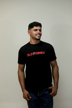 Camiseta Masculina Old Farmer - Outsider - Preta na internet