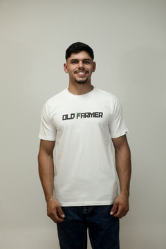 Camiseta Masculina Old Farmer - Outsider - Branca