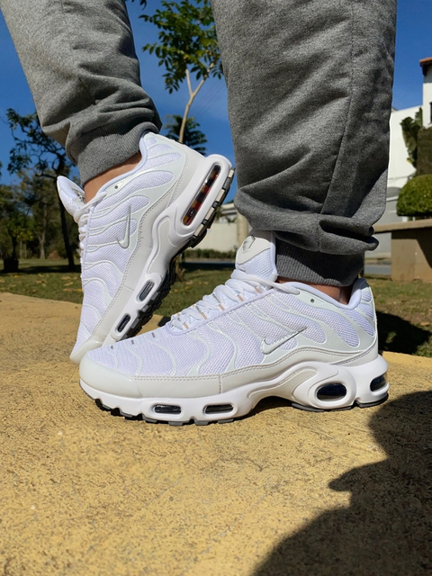 Air max plus azul e branco best sale