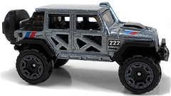 17 Jeep Wrangler - Carrinho - Hot Wheels - BAJA BLAZERS - 2/10 - 13/250 - 2017 - VKWOF