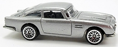 Aston Martin 1963 DB5 - Hot Wheels - 007 - SKYFALL - 4/5