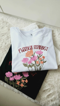 REMERA BORDADA | FLOWER MARKET - comprar online