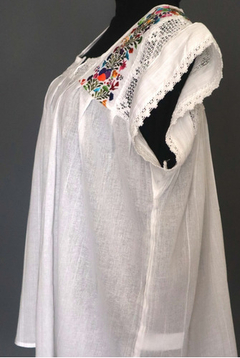 Blusa Bordada A Mano Geranio Blanco/multicolor Unitalla - buy online