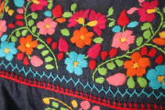 Vestido Denim Mexicano Bordado A Mano Mod. Florecita en internet
