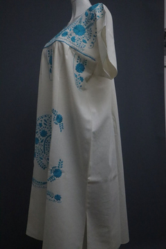 Image of Vestido Mexicano Bordado A Mano Turquesa Talla Grande