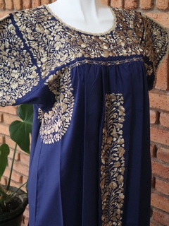 Vestido Bordado A Mano San Antonino azul marino con dorado UT en internet