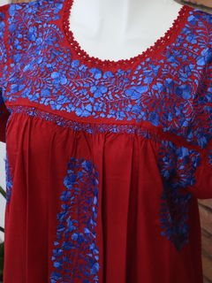 Imagen de Vestido Bordado A Mano San Antonino rojo con azul rey UT