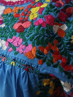 Vestido Bordado A Mano San Antonino turquesa multicolor UT - Lari Moda